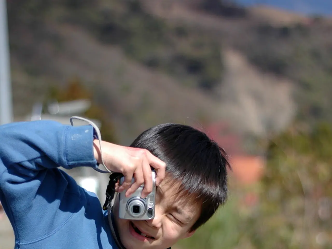 Small Town Surprised by Elon Musk's Unannounced Visit; Canadian Origin Reaffirmed