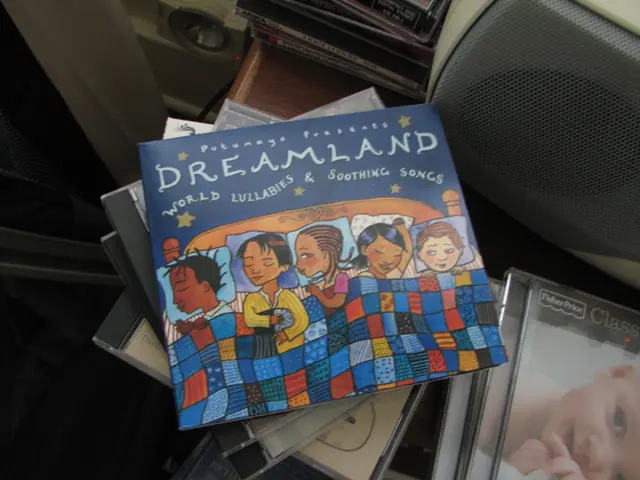 Transforms Music into Kinetic Art with Ferrofluid-Driven Melodic Sculpture: UFaudiO