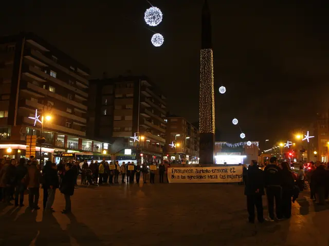 Experience the Massive Samsung Display Delivering Vibrant Holiday Imagery Up Close
