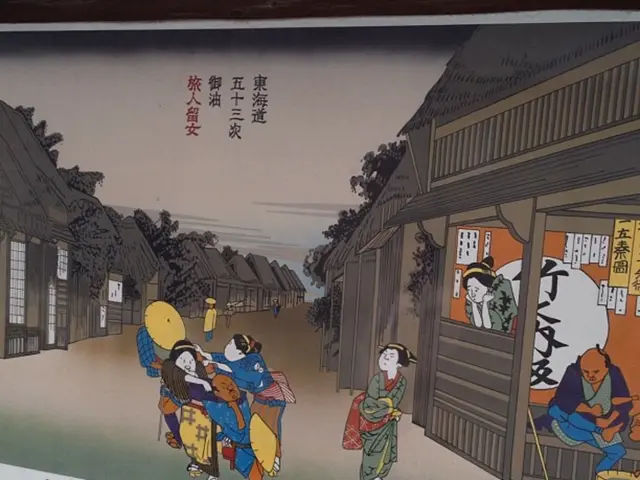 Countering Transfer Assaults via Leveraging Public Model Configurations