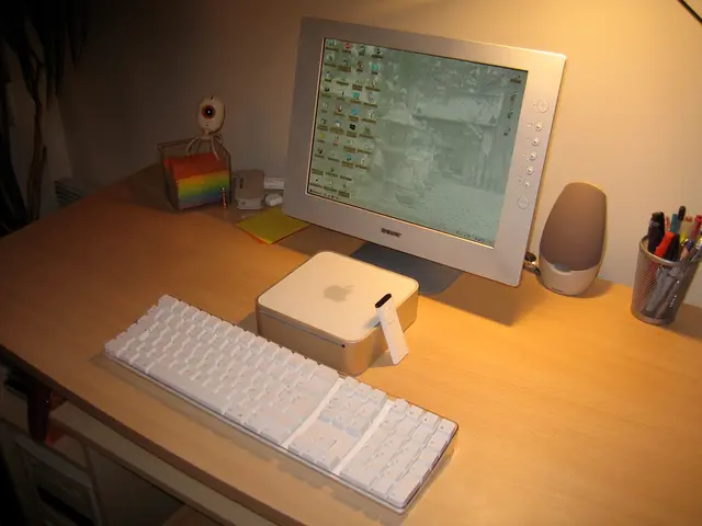 19 Compact Tech Items That Significantly Enhance Your Daily Experiences