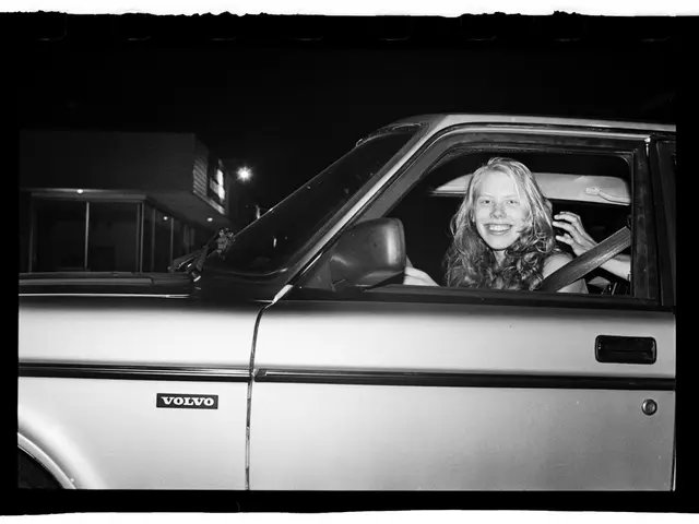 Expanding its plug-in hybrid offerings, Mercedes-Benz introduces the GLA 250 e model in Australia.