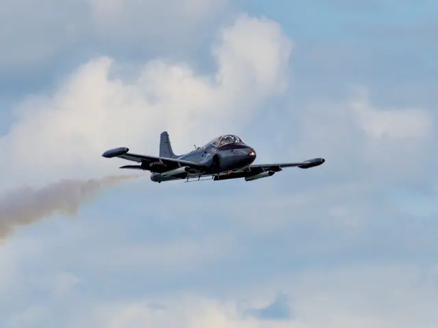 Aircraft Trajectories and Deviations from Linear Courses on Maps