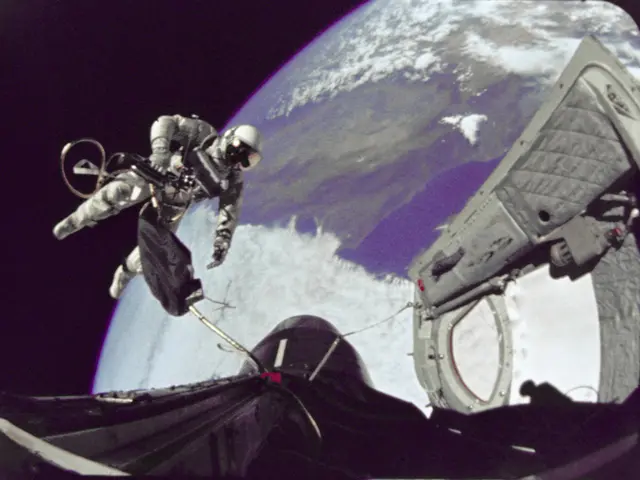 SpaceX Initiates Crew-11 Spacecraft Journey to the International Space Station