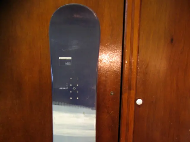 CATL announces initial external funding for its skateboard chassis division, claims a report.