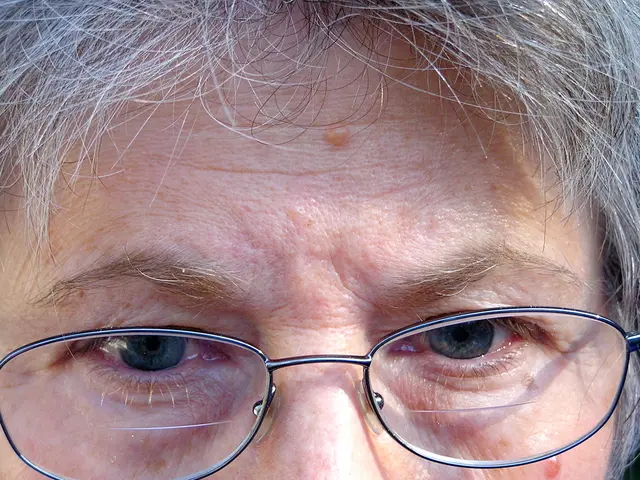 Affordable Smart Glasses Recall Names of Individuals You Encounter, Priced at Just $299