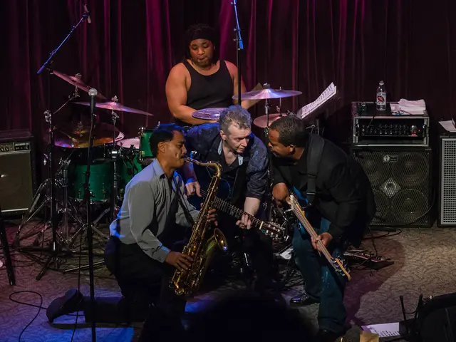 Podcast Innovations on the Highway | Pioneering Discussions about Music