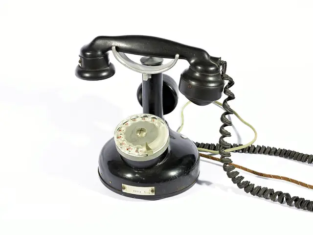 AOL discards dial-up service, remnant of the '90s and early '00s internet era