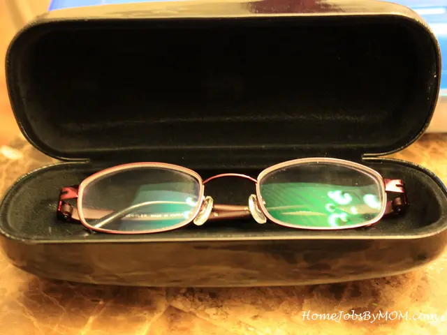 Apple's aspiration for augmented reality glasses remains alive and well