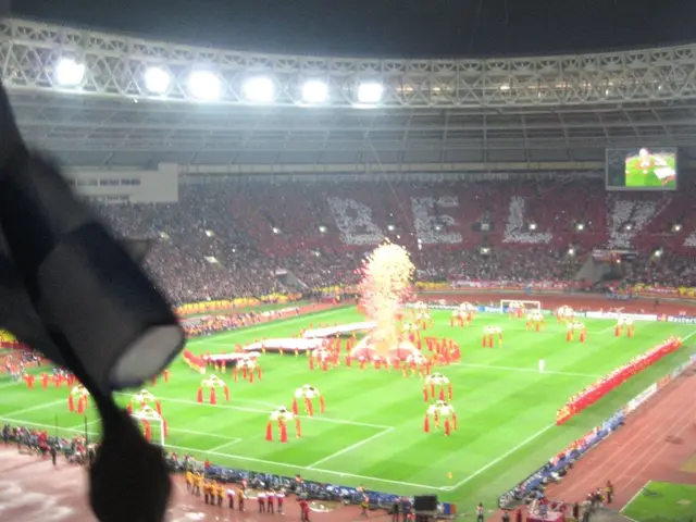 Attendee Refuses to Sit on Couch as Perplied by Hellmann's Instructions