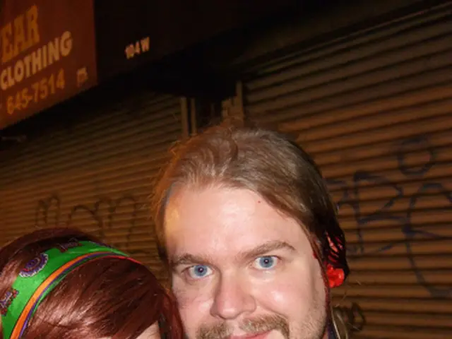 Binance Coin Climbs to Lead DApps: Outranks Ethereum in 2025 Top 10 Listing