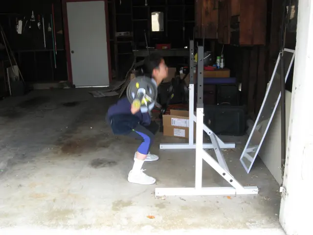 Exercise Guide for Smith Machine: Advantages, Workouts, and Potential Hazards